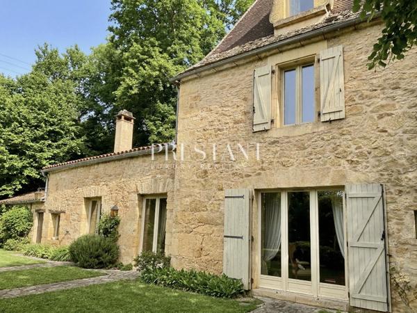 Belle maison de campagne en position dominante, offrant une vue splendide au cur de la vallée des Mille et Un Châteaux., SARLAT LA CANEDA