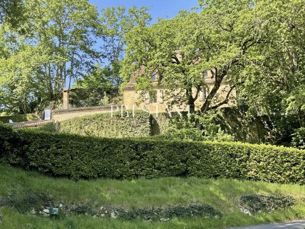 Belle maison de campagne en position dominante, offrant une vue splendide au cur de la vallée des Mille et Un Châteaux., SARLAT LA CANEDA