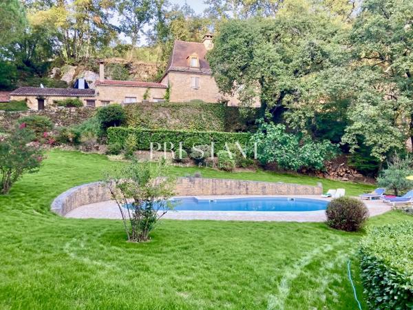 Belle maison de campagne en position dominante, offrant une vue splendide au cur de la vallée des Mille et Un Châteaux., SARLAT LA CANEDA