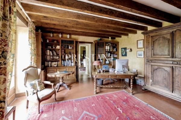 Belle maison de campagne en position dominante, offrant une vue splendide au cur de la vallée des Mille et Un Châteaux., SARLAT LA CANEDA