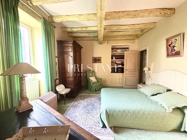 Belle maison de campagne en position dominante, offrant une vue splendide au cur de la vallée des Mille et Un Châteaux., SARLAT LA CANEDA