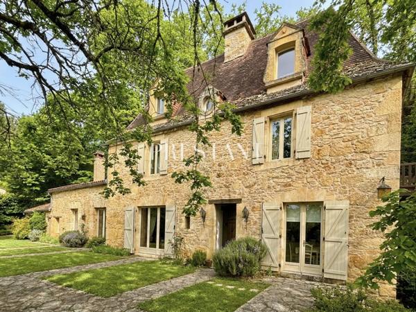 Belle maison de campagne en position dominante, offrant une vue splendide au cur de la vallée des Mille et Un Châteaux., SARLAT LA CANEDA