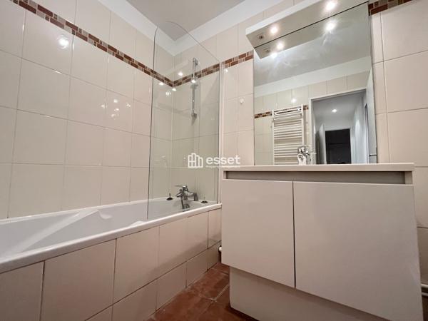 Location Appartement 2 pièces 51 m² - Paris 75020