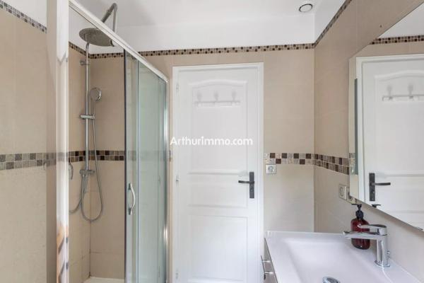 Vente                                                      Maison
                        
                     8 pièces                      181 m2                     à Sucy-en-Brie