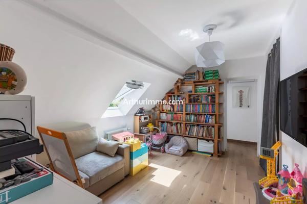 Vente                                                      Maison
                        
                     8 pièces                      181 m2                     à Sucy-en-Brie