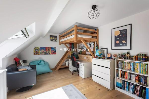 Vente                                                      Maison
                        
                     8 pièces                      181 m2                     à Sucy-en-Brie