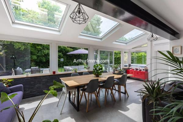 Vente                                                      Maison
                        
                     8 pièces                      181 m2                     à Sucy-en-Brie