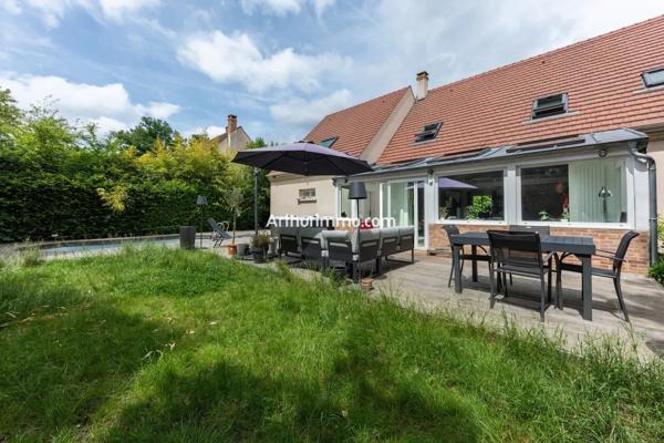 Vente                                                      Maison
                        
                     8 pièces                      181 m2                     à Sucy-en-Brie
