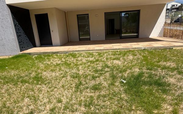 Appartement à vendre    4 pièces •  Hyères