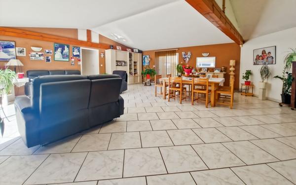 Maison à vendre    5 pièces • 162,97 m2 Toulouse