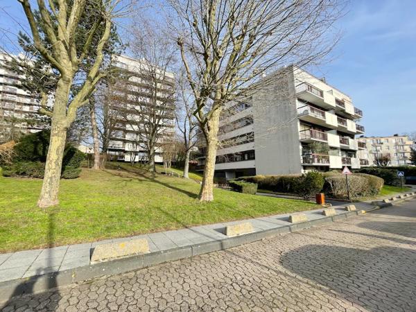Fontenay-aux-Roses (92260) FONTENAY AUX ROSES, PROCHE Le Plessis Robinson - APPARTEMENT 107m2 avec 4 chambres - TERRASSE 14m2 - PARC, VER