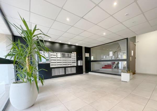 Fontenay-aux-Roses (92260) FONTENAY AUX ROSES, PROCHE Le Plessis Robinson - APPARTEMENT 107m2 avec 4 chambres - TERRASSE 14m2 - PARC, VER