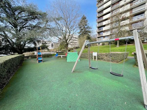 Fontenay-aux-Roses (92260) FONTENAY AUX ROSES, PROCHE Le Plessis Robinson - APPARTEMENT 107m2 avec 4 chambres - TERRASSE 14m2 - PARC, VER