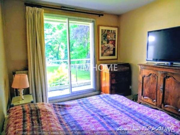 Appartement 92m2 - T4 - 2 chambres - Balcon - Cave - Box - Proche centre-ville et gare RER D