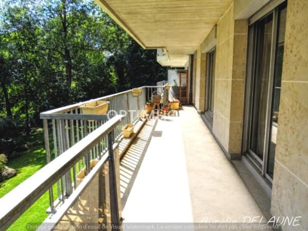 Appartement 92m2 - T4 - 2 chambres - Balcon - Cave - Box - Proche centre-ville et gare RER D