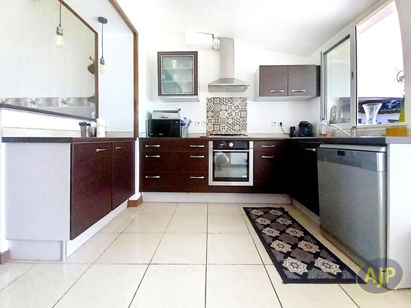 Vente maison Pauillac : 170 000 € - AJP Pauillac Immobilier