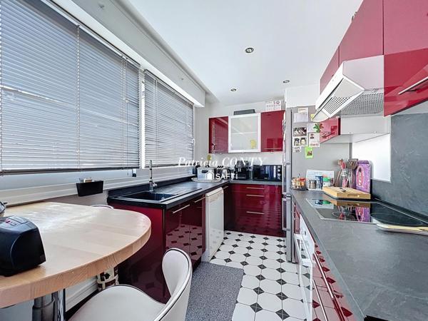 Appartement de 3 pièces entre métro et Village