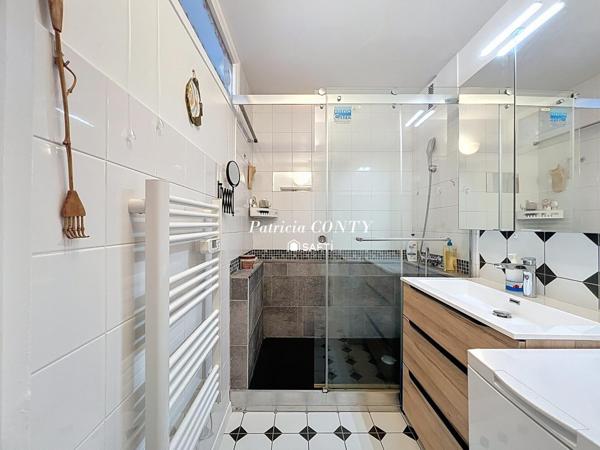 Appartement de 3 pièces entre métro et Village