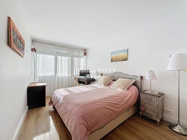 Appartement de 3 pièces entre métro et Village
