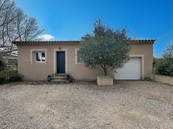 A VISITER SUR ENTRAIGUES SUR LA SORGUE, EN CAMPAGNE MAGNIFIQUE MAISON DE PLAIN PIED DE 100 M² SUR TERRAIN DE 790 M