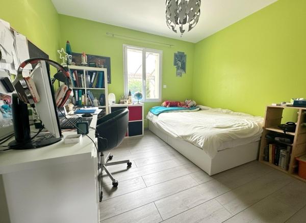 A VISITER SUR ENTRAIGUES SUR LA SORGUE, EN CAMPAGNE MAGNIFIQUE MAISON DE PLAIN PIED DE 100 M² SUR TERRAIN DE 790 M