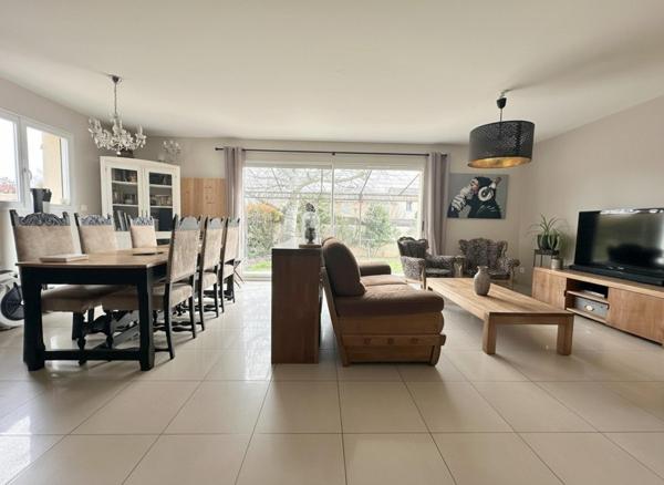 A VISITER SUR ENTRAIGUES SUR LA SORGUE, EN CAMPAGNE MAGNIFIQUE MAISON DE PLAIN PIED DE 100 M² SUR TERRAIN DE 790 M