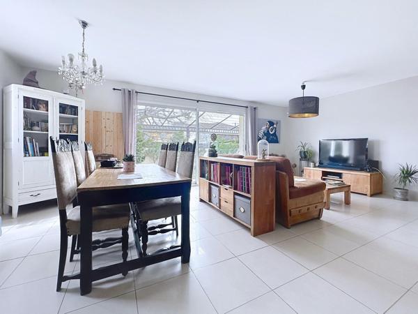 A VISITER SUR ENTRAIGUES SUR LA SORGUE, EN CAMPAGNE MAGNIFIQUE MAISON DE PLAIN PIED DE 100 M² SUR TERRAIN DE 790 M