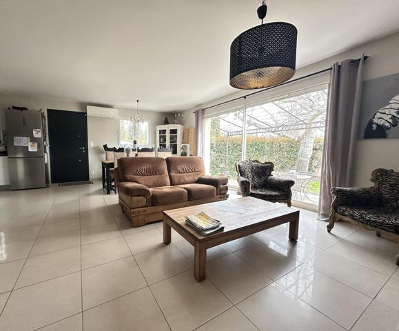 A VISITER SUR ENTRAIGUES SUR LA SORGUE, EN CAMPAGNE MAGNIFIQUE MAISON DE PLAIN PIED DE 100 M² SUR TERRAIN DE 790 M