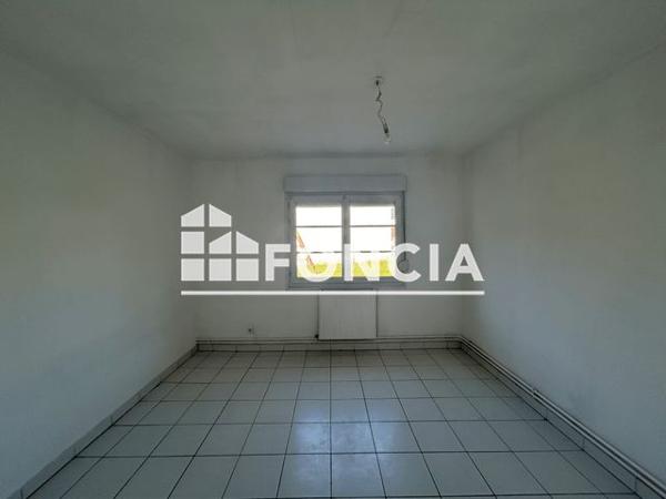 Location Appartement 4 pièces 80 m² - 96 AVENUE JEAN JAURES Villers Semeuse 08000