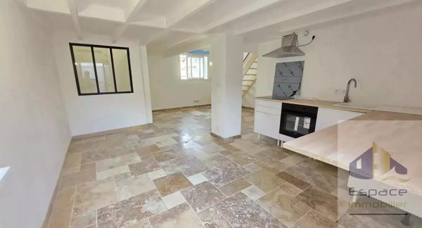 Maison d'environ 65m² au sol à La Rochelle