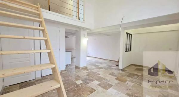 Maison d'environ 65m² au sol à La Rochelle