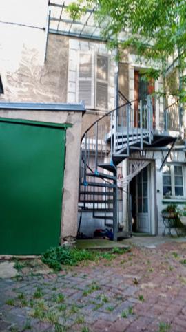 Immeuble
                                                                                                                                                
                                                                                                                                                
                                                                                                                                                
                                                    
                                                                                                                                                                                                                                                                                                                        202  m²                                                                                                                                                                                                         1 etage(s)