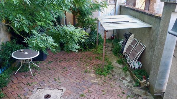 Immeuble
                                                                                                                                                
                                                                                                                                                
                                                                                                                                                
                                                    
                                                                                                                                                                                                                                                                                                                        202  m²                                                                                                                                                                                                         1 etage(s)