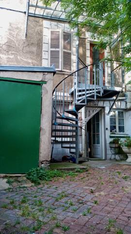 Immeuble
                                                                                                                                                
                                                                                                                                                
                                                                                                                                                
                                                    
                                                                                                                                                                                                                                                                                                                        202  m²                                                                                                                                                                                                         1 etage(s)