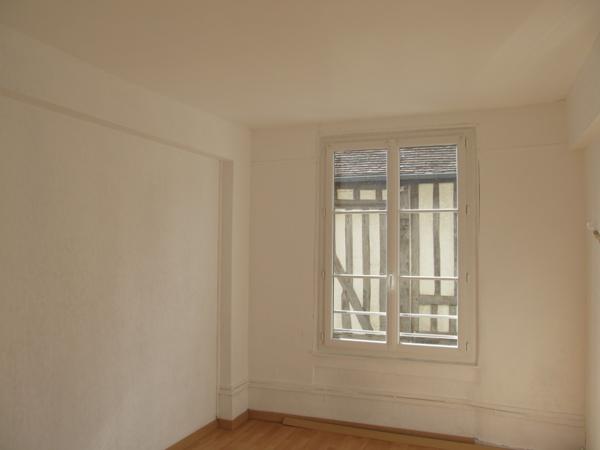 Immeuble
                                                                                                                                                
                                                                                                                                                
                                                                                                                                                
                                                    
                                                                                                                                                                                                                                                                                                                        202  m²                                                                                                                                                                                                         1 etage(s)