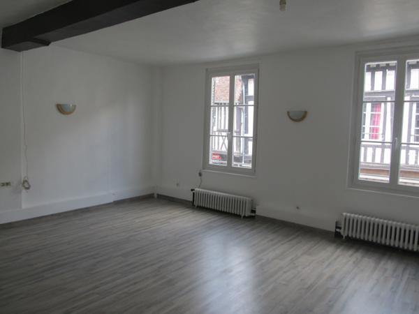 Immeuble
                                                                                                                                                
                                                                                                                                                
                                                                                                                                                
                                                    
                                                                                                                                                                                                                                                                                                                        202  m²                                                                                                                                                                                                         1 etage(s)