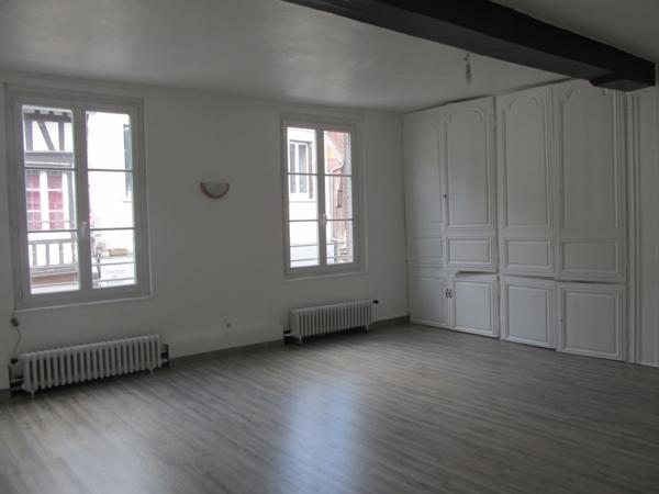 Immeuble
                                                                                                                                                
                                                                                                                                                
                                                                                                                                                
                                                    
                                                                                                                                                                                                                                                                                                                        202  m²                                                                                                                                                                                                         1 etage(s)