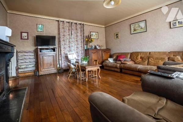 Nouveau mandat exclusif à découvrir sur la commune de MOUZON.

Maison de caractère située au ...