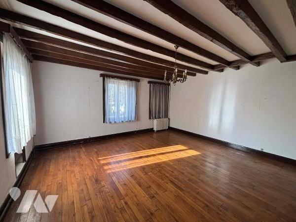 Nouveau mandat exclusif à découvrir sur la commune de MOUZON.

Maison de caractère située au ...