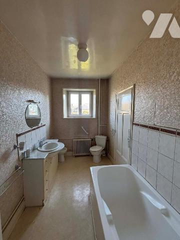 Nouveau mandat exclusif à découvrir sur la commune de MOUZON.

Maison de caractère située au ...