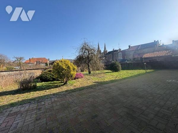 Nouveau mandat exclusif à découvrir sur la commune de MOUZON.

Maison de caractère située au ...