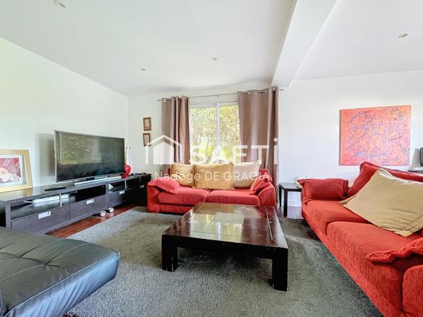 Villa T6 avec vue dégagée coteaux