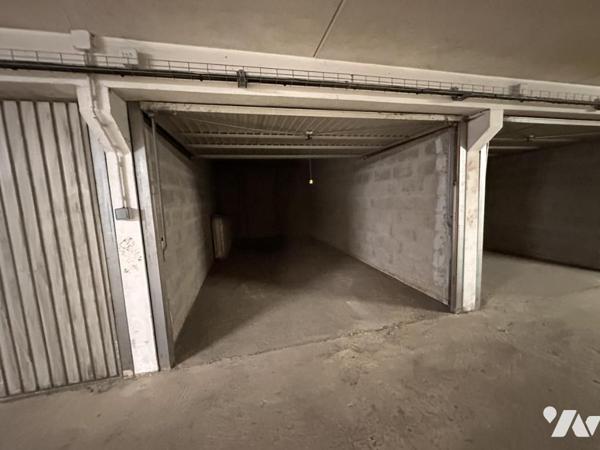 VANNES CENTRE VILLE - GARAGE EN SOUS-SOL