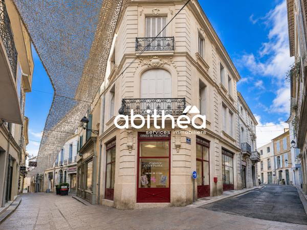 DROIT AU BAIL – LOCAL COMMERCIAL EXTRÊMEMENT BIEN SITUÉ EN CENTRE HISTORIQUE DE BÉZIERS