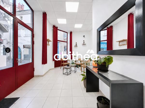 DROIT AU BAIL – LOCAL COMMERCIAL EXTRÊMEMENT BIEN SITUÉ EN CENTRE HISTORIQUE DE BÉZIERS