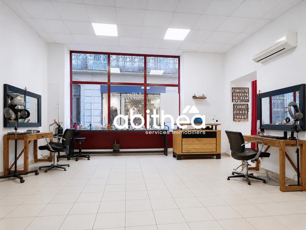 DROIT AU BAIL – LOCAL COMMERCIAL EXTRÊMEMENT BIEN SITUÉ EN CENTRE HISTORIQUE DE BÉZIERS
