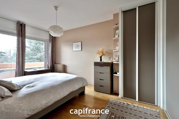 Appartement à vendre 6 pièces, 4 chambres à ECULLY, dernier étage.