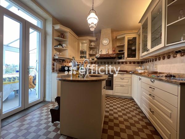 Maison 10 pièces - 213 m² Exclusivité efficity