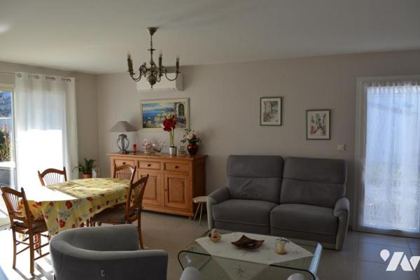 BELLE VILLA AVEC TERRAI NATTENANT DE 656 m²