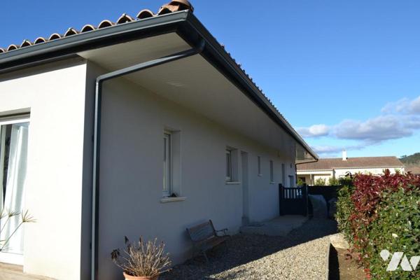 BELLE VILLA AVEC TERRAI NATTENANT DE 656 m²